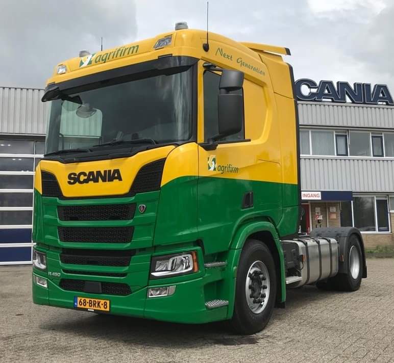 FB_IMG_1677094018672 svg+xml;charset=utf - Van der Struijk Bulktransport BV